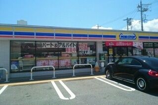 近くのミニストップ蒲郡緑町店まで450m（徒歩6分）