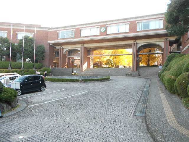 近くの静岡県立大学まで750m（徒歩10分）