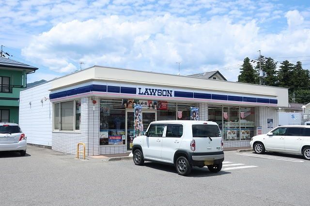 近くのローソンまで400m（徒歩5分）