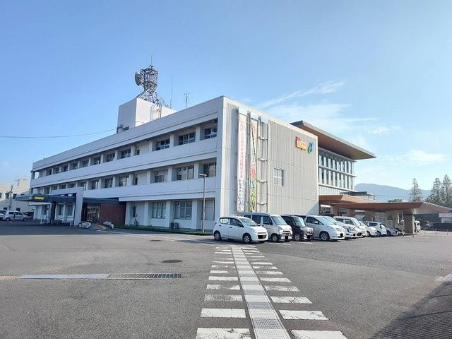 近くの豊後高田市役所まで1,000m（徒歩13分）