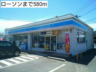 近くのコンビニまで580m（徒歩8分）