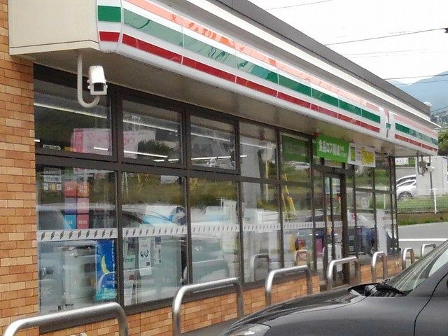近くのセブンイレブン小諸水押店まで600m(徒歩8分)