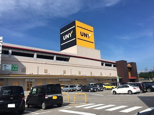 近くのＭＥＧＡドン・キホーテ魚津店まで1,100m（徒歩14分）