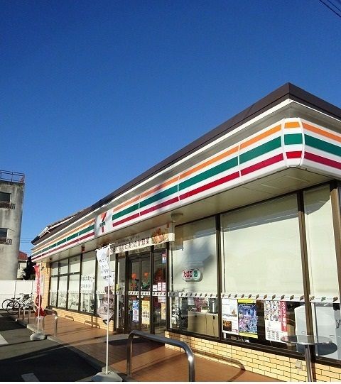 近くのセブンイレブンまで650m（徒歩9分）