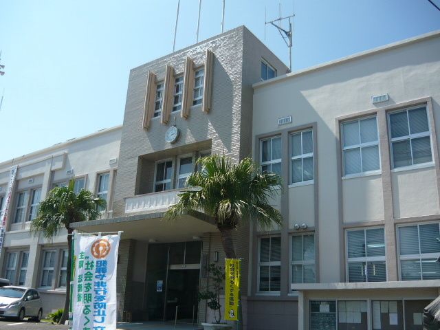 近くの枕崎市役所まで220m(徒歩3分)