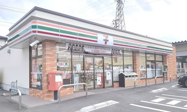近くのセブン-イレブンまで850m（徒歩11分）