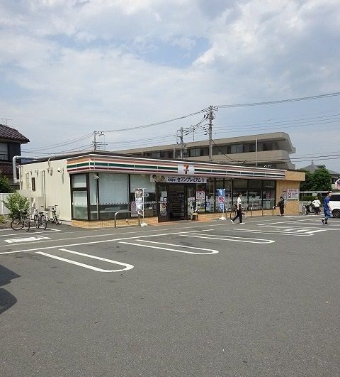 近くのセブンイレブンまで450m（徒歩6分）