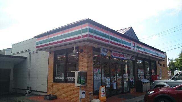 近くのコンビニまで120m（徒歩2分）