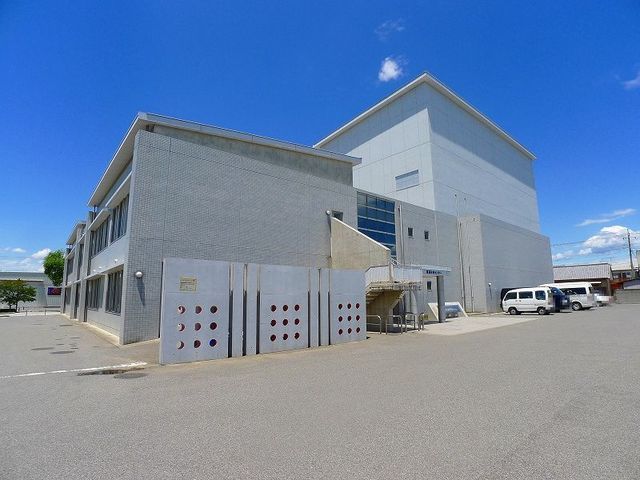 近くの尾島行政センターまで500m(徒歩7分)