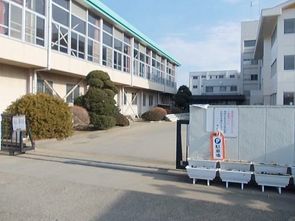 近くの神谷小学校まで950m（徒歩12分）