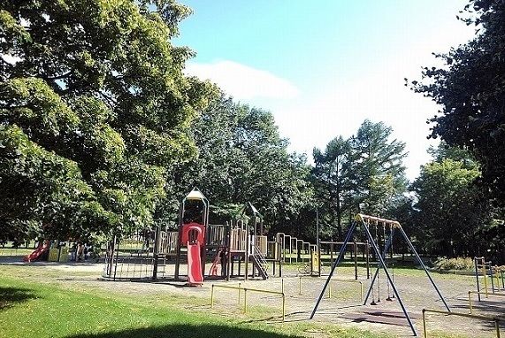 近くの前田公園まで550m(徒歩7分)