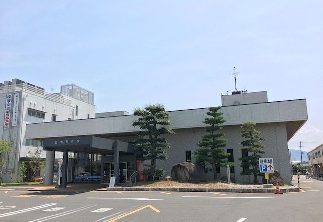 近くの三木町役場まで1,100m（徒歩14分）
