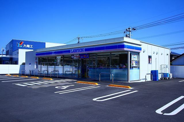 近くのローソン佐伯女島店まで850m（徒歩11分）