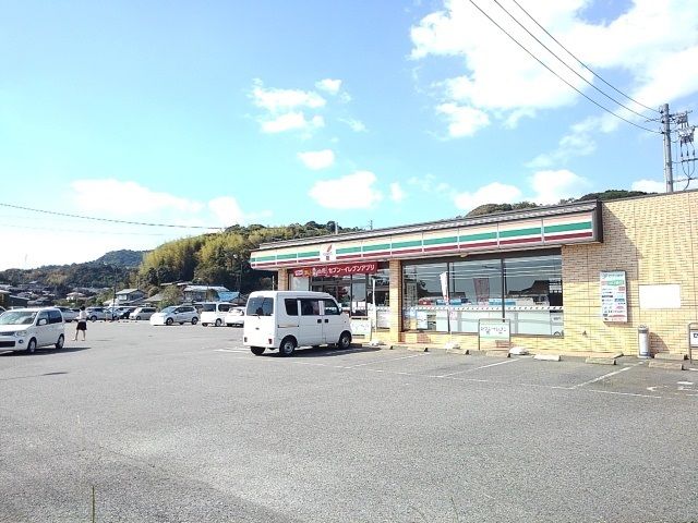近くのセブンイレブンまで300m（徒歩4分）