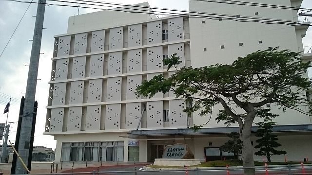 近くの豊見城市役所まで1,300m（徒歩17分）