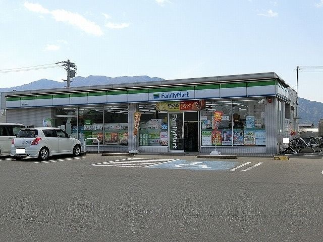近くのファミリーマート 養老宇田店まで1,300m（徒歩17分）