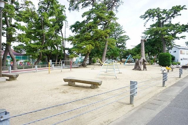 近くの沖洲公園まで400m（徒歩5分）