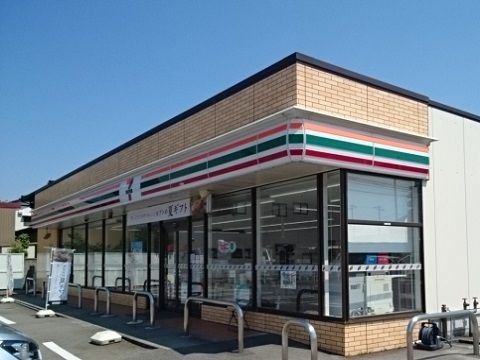 近くのセブンイレブン富山城南公園前店まで600m(徒歩8分)