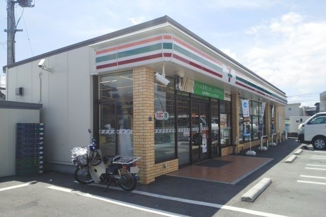 近くのセブンイレブンまで700m(徒歩9分)