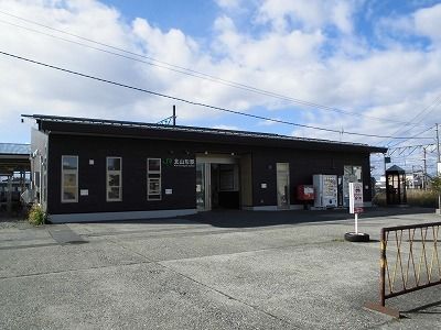 近くのJR北山形駅まで1,800m（徒歩23分）