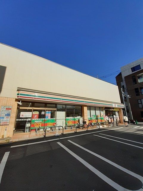 近くのセブンイレブンまで215m(徒歩3分)