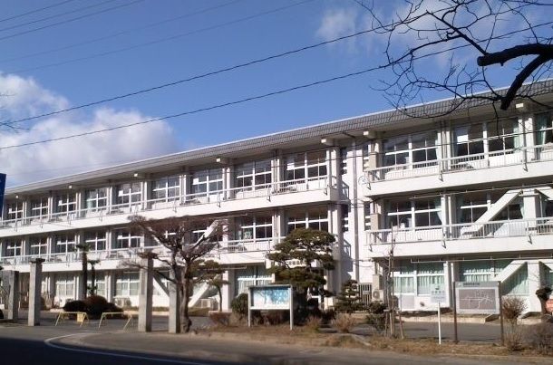 近くの二本松北小学校まで1,300m（徒歩17分）