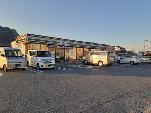 近くのセブンイレブン富津下飯野店まで650m（徒歩9分）