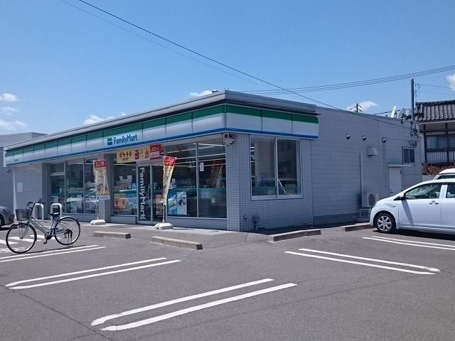 近くのコンビニまで1,030m（徒歩13分）