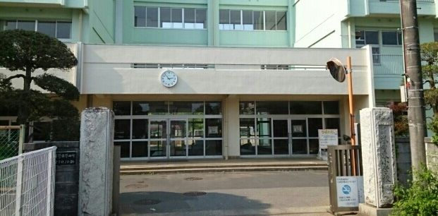 近くの誉田東小学校まで880m（徒歩11分）