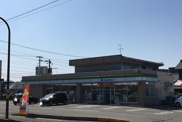 近くのコンビニまで280m（徒歩4分）