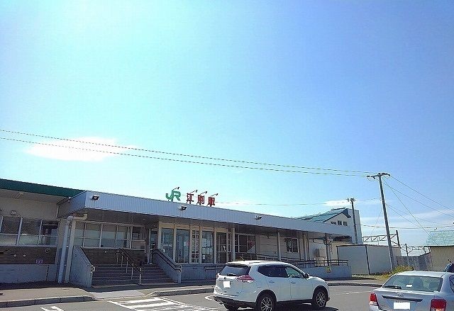 近くの江別駅まで1,100m(徒歩14分)