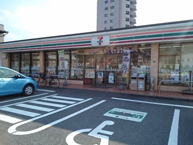 近くのコンビニまで350m（徒歩5分）