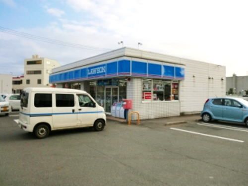 近くのローソン 三国山王店まで450m（徒歩6分）