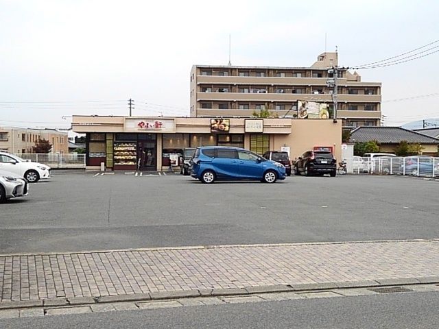 近くのやよい軒久留米合川店まで110m（徒歩2分）