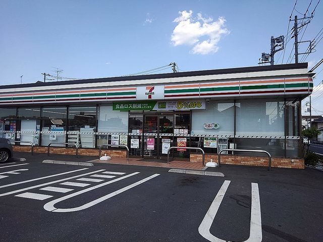 近くのセブンイレブン蒲生寿町店まで800m（徒歩10分）