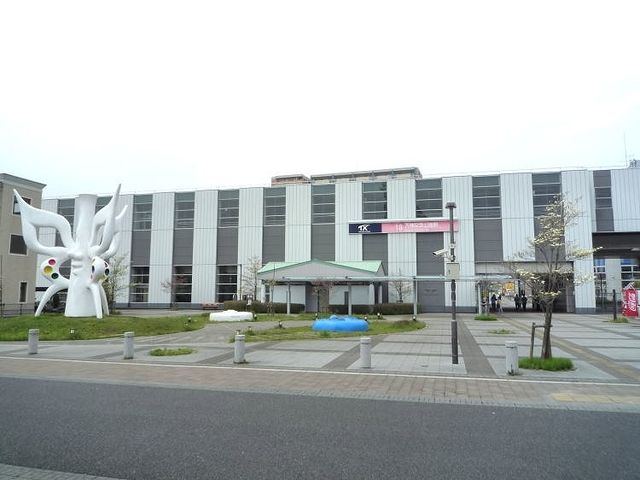 近くの万博記念公園駅まで1,700m(徒歩22分)