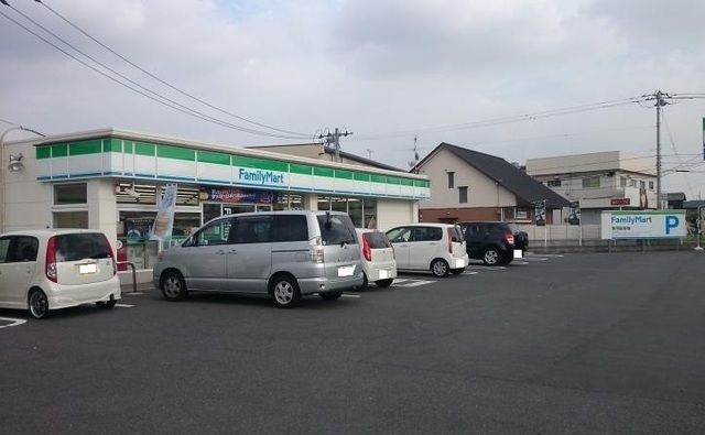 近くのコンビニまで350m（徒歩5分）