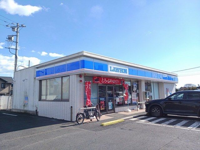 近くのコンビニまで570m（徒歩8分）