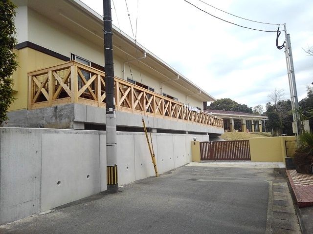 近くのつぼみ幼稚園・保育園まで640m（徒歩8分）