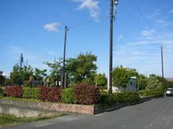 近くの枚井手公園まで400m（徒歩5分）