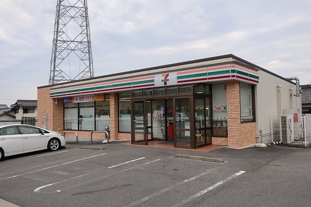 近くのセブンイレブンまで750m(徒歩10分)