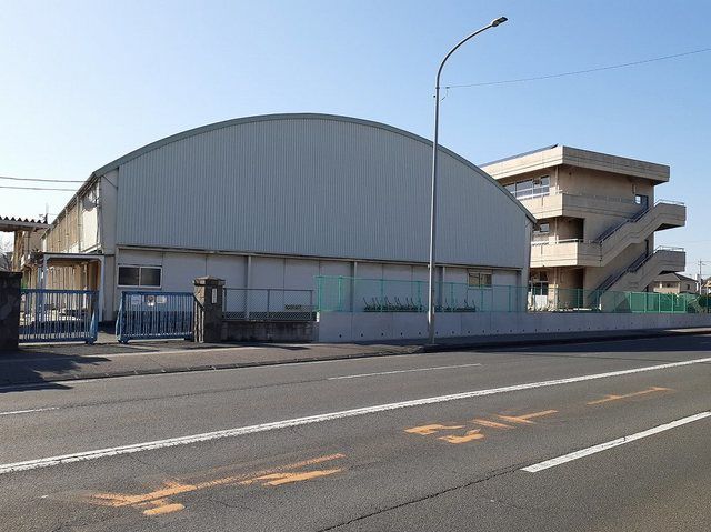 近くの北中学校まで430m(徒歩6分)