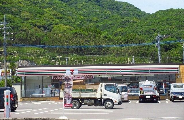 近くのセブンイレブンまで800m（徒歩10分）