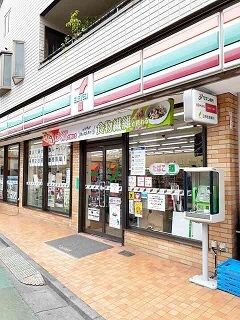 近くのセブンイレブン板橋南町店まで187m（徒歩3分）