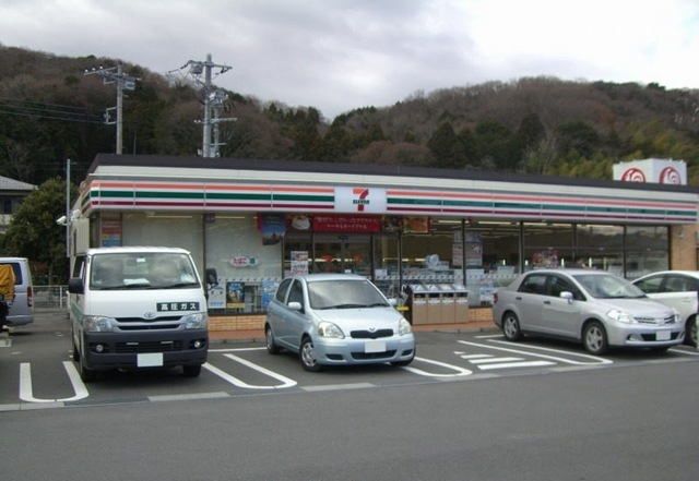 近くのセブンイレブン駿東小山町菅沼東まで350m（徒歩5分）