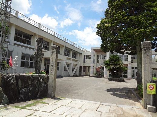 近くの昼間小学校まで700m(徒歩9分)