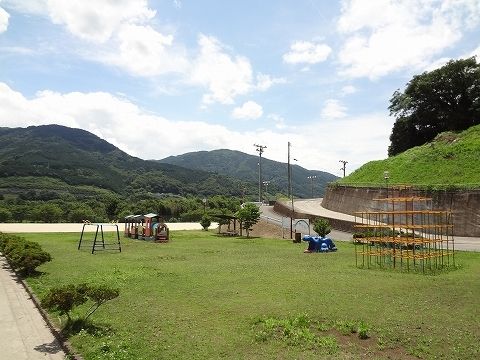 近くの小川谷運動公園まで2,700m(徒歩34分)