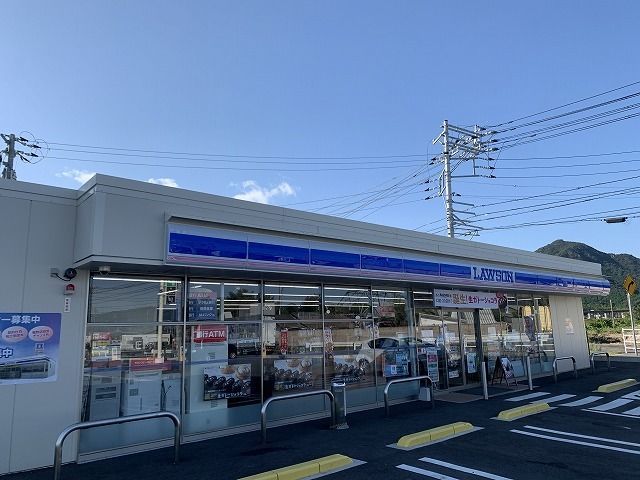 近くのコンビニまで1,500m（徒歩19分）