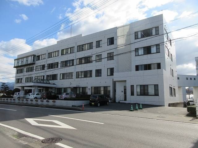 近くの砥部病院様まで700m（徒歩9分）