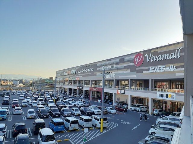 近くのビバホーム美原南インター店まで800m(徒歩10分)